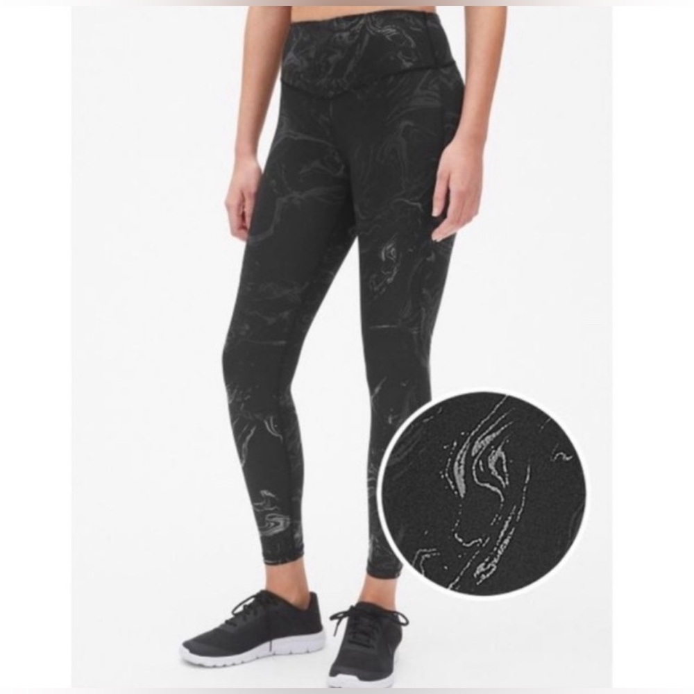 GAPFit Black workout leggings with shiny design print
